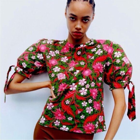 NWOT ZARA floral puff sleeve blouse size medium - Picture 2 of 6